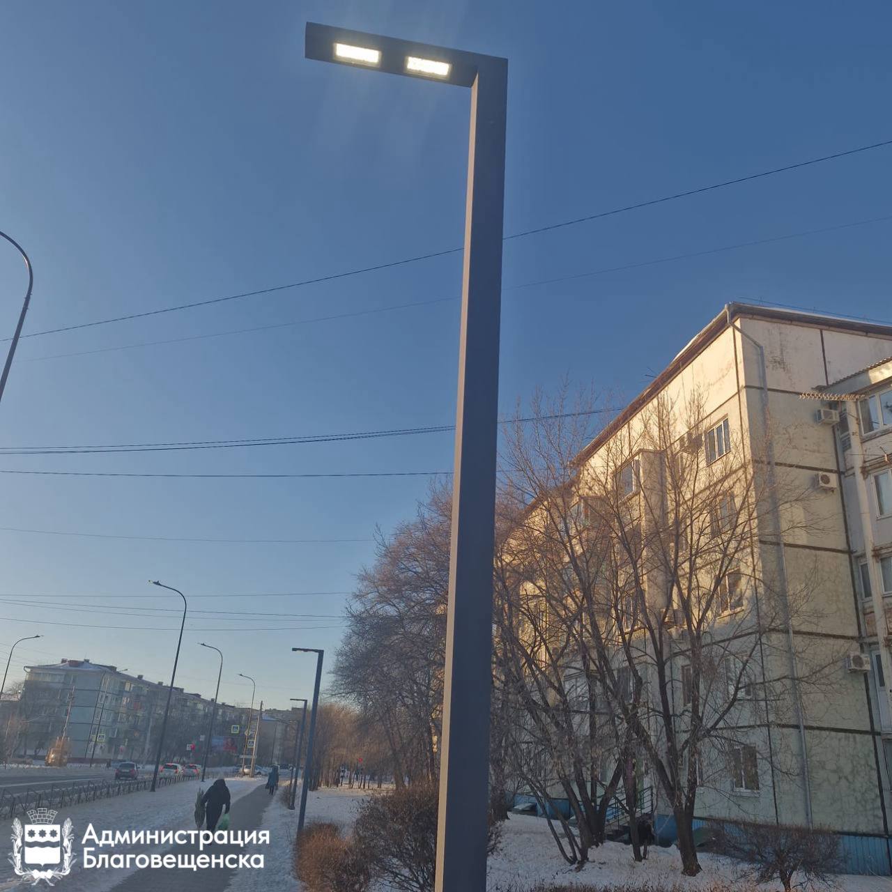 В Благовещенске восстанавливают освещение на двух территориях в микрорайоне