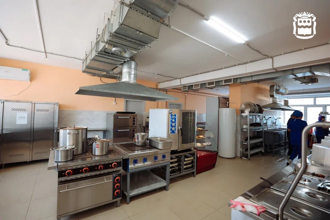 Губернатор Василий Орлов в ходе рабочей поездки в Свободный посетил школу №5 Губернатор Василий Орлов в ходе рабочей поездки в Свободный посетил школу №5