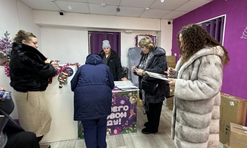 В Белогорском округе два подростка нелегально работали в ПВЗ известных маркетплейсов