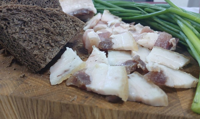 Вкусно и просто: три проверенных временем рецепта засолки сала