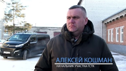 Ïî íî÷àì â Áëàãîâåùåíñêå òåñòèðóþò èííîâàöèîííóþ ñíåãîóáîðî÷íóþ ìàøèíó