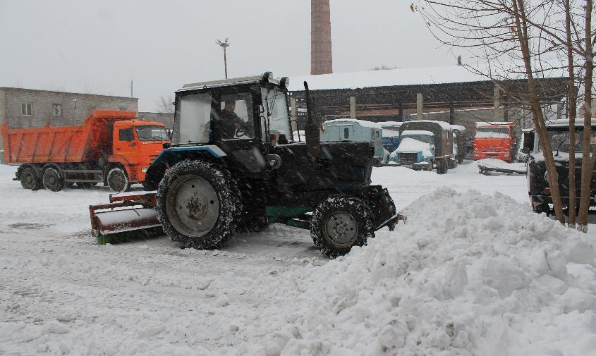 В Благовещенске коммунальщики просят не сгребать снег возле объектов энерго- и водоснабжения