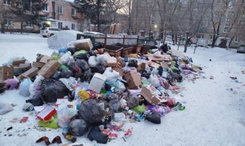 Прокуратура внесла главе Белогорска представление за заваленные мусором контейнерные площадки