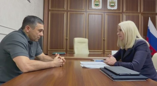 Мэр Благовещенска поручил усилить контроль за ходом капремонта лицея №6