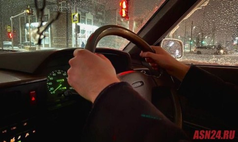 Житель Райчихинска в качестве компенсации передал сбитому пешеходу машину своего знакомого