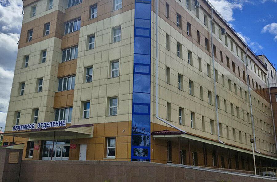 Подросток, получивший серьезные травмы после взрыва пиротехники в новогодние праздники, остается в больнице, сообщили в министерстве здравоохранения Приамурья