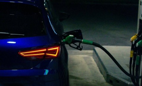 В новый год благовещенцы получили новые цены на бензин