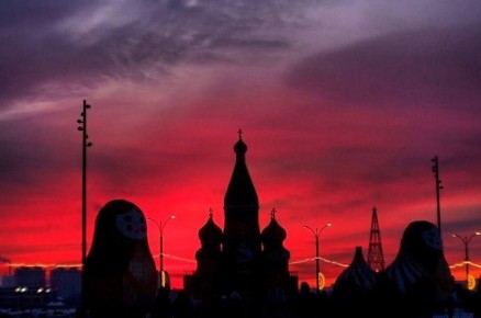 Закат в Благовещенске. Фото: @KZblago @ampravda