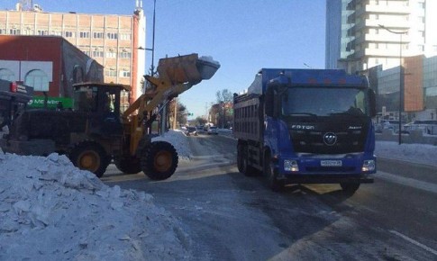 Реагент нового поколения используют для борьбы с гололедицей на улицах Благовещенска