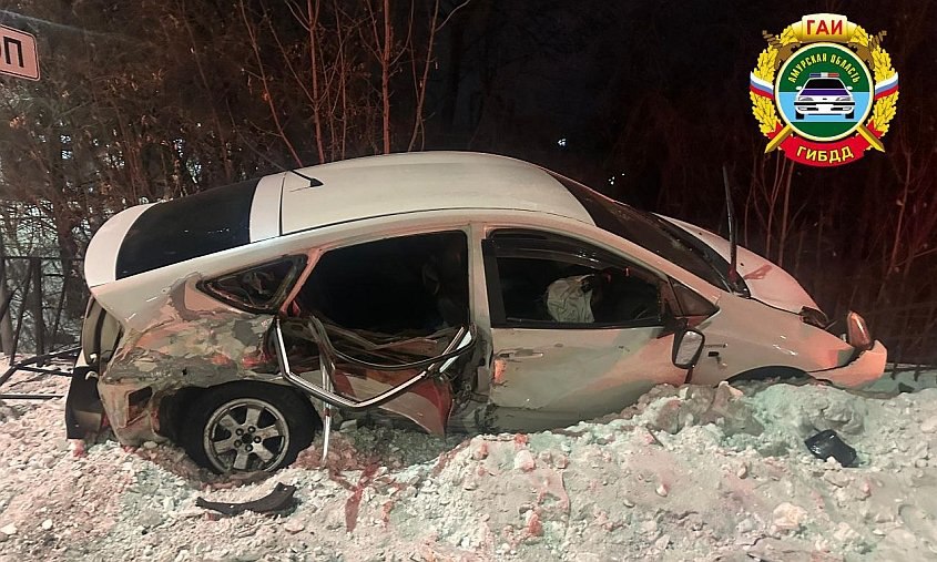 Водитель проехал на «красный» и скрылся с места аварии: в Благовещенске произошло смертельное ДТП