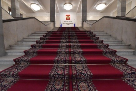 Госдума заботится о малообеспеченных: новые меры по защите пособий