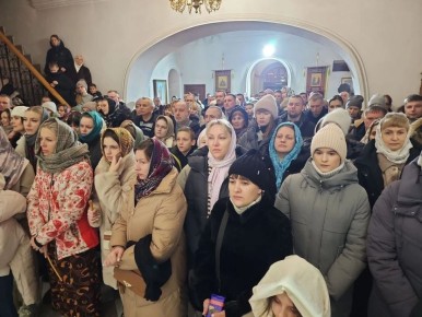 Амурчане встретили Рождество Христово на праздничной службе в Благовещенском кафедральном соборе