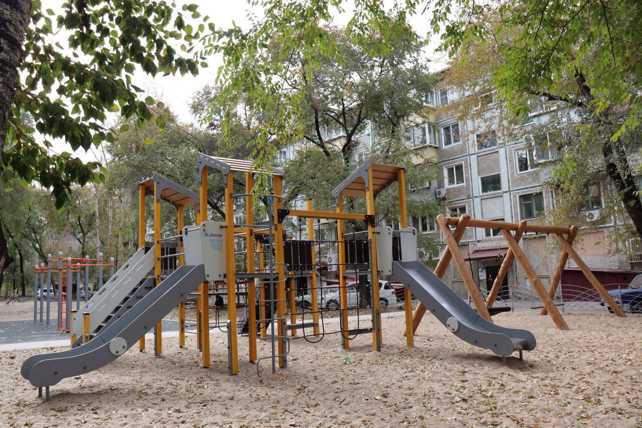 Качели, горки и песочницы: в прошлом году юные амурчане получили 13 благоустроенных детских площадок благодаря госпрограмме Качели, горки и песочницы: в прошлом году юные амурчане получили 13 благоустроенных детских площадок благодаря госпрограмме