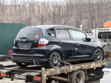 «На одни и те же грабли»: автоледи из Благовещенска годами каталась без прав, накопив кучу штрафов