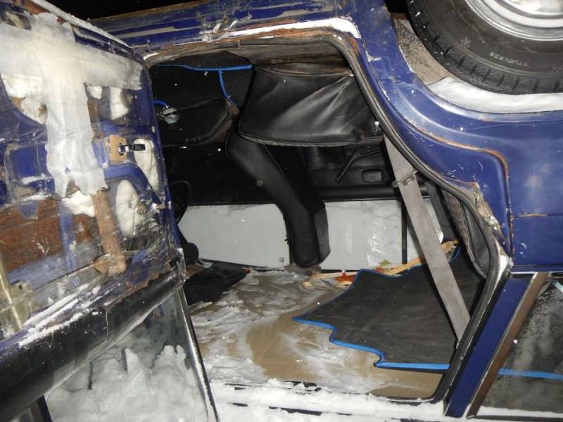 Пьяный житель Тамбовки угнал ВАЗ, устроил аварию и перевернул машину в кювете Пьяный житель Тамбовки угнал ВАЗ, устроил аварию и перевернул машину в кювете