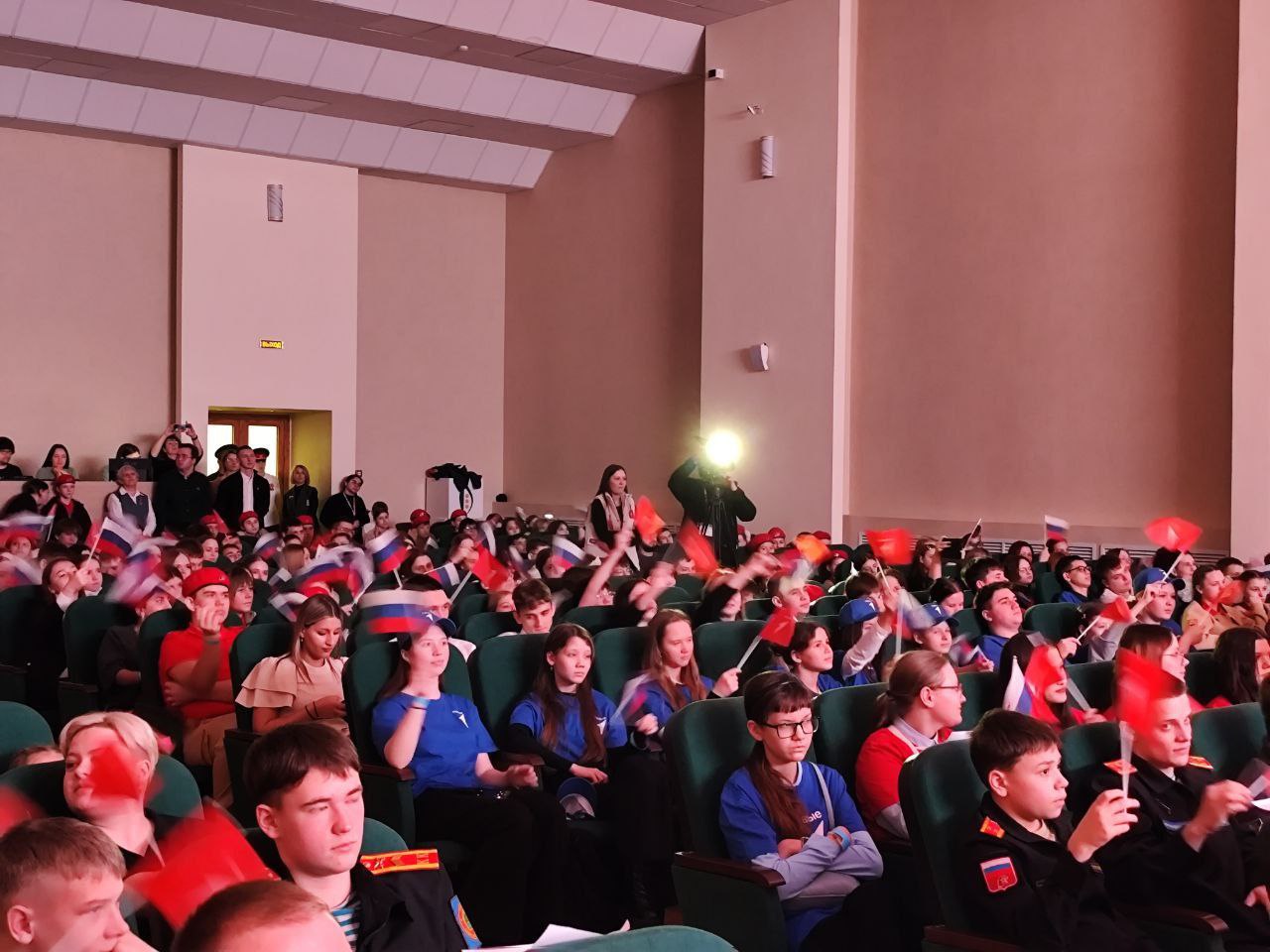 Стартовал масштабный патриотический марафон «Связь поколений» Стартовал масштабный патриотический марафон «Связь поколений»