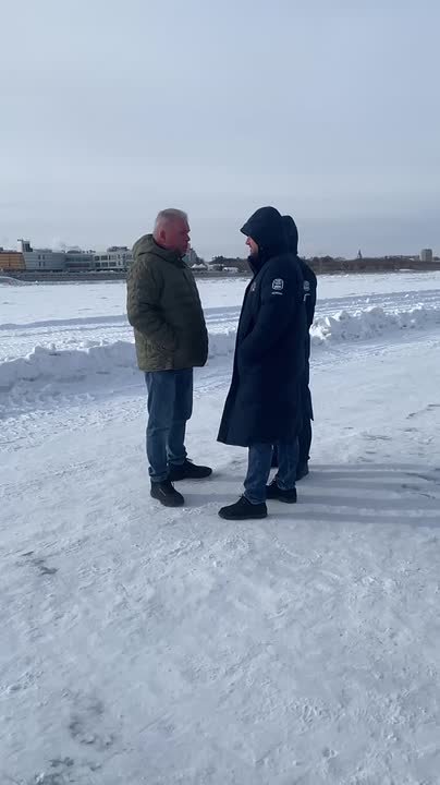 Сегодня работаем на границе двух стран - России и Китая