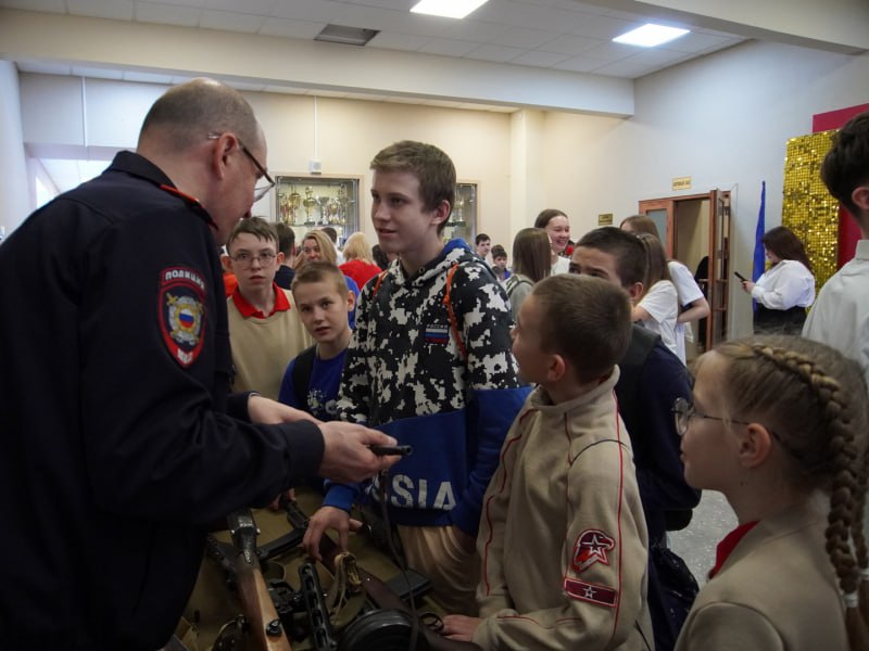 Амурские полицейские приняли участие в открытии патриотического марафона «Связь поколений»
