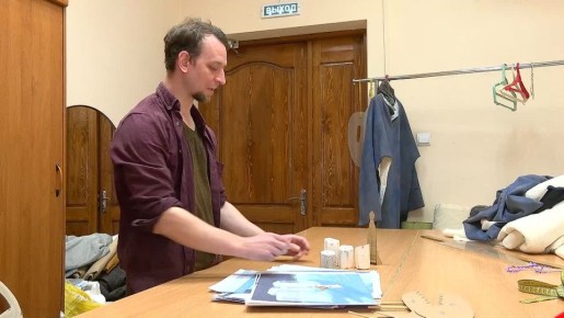 Льдины прямо на сцене, белые медведи и двухметровая акула