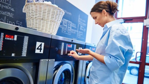 Даже стойкие пятна от кофе исчезнут на раз-два: вот чем их нужно намазать