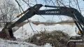 В Благовещенске расчищают один из самых замусоренных участков реки Бурхановка