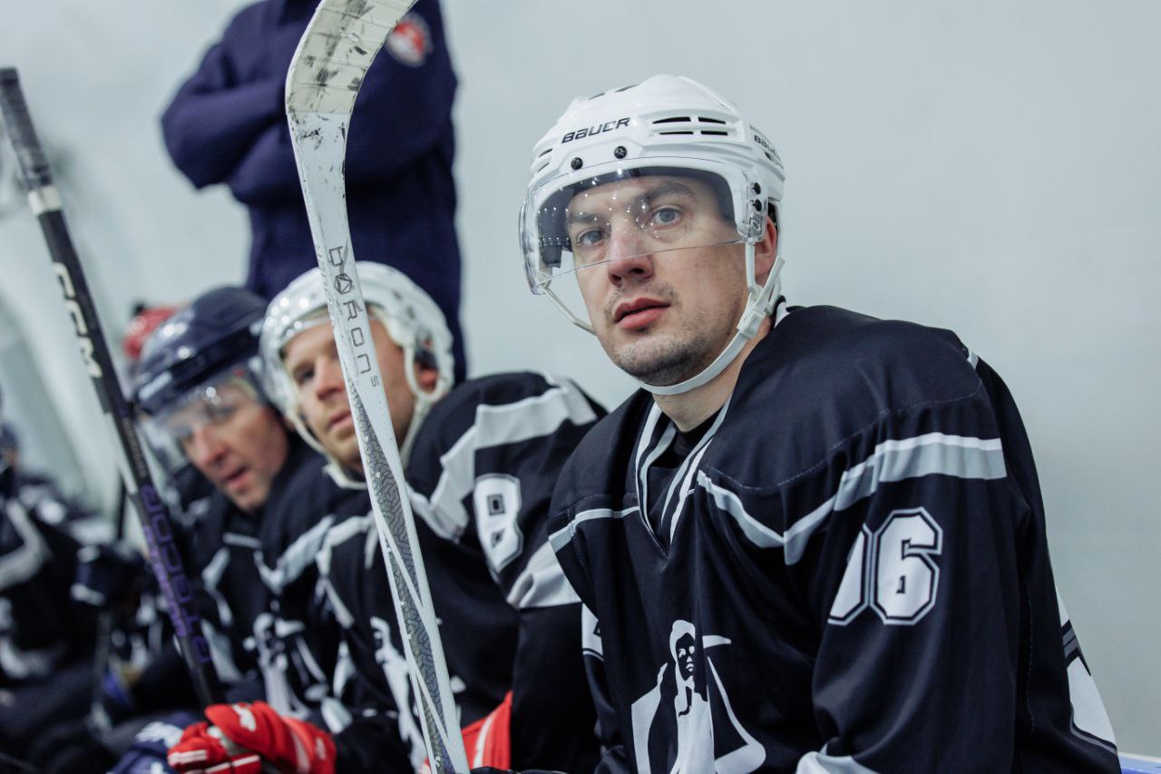 Сотрудники следственного управления Следственного комитета Российской Федерации по Амурской области приняли в чемпионате по хоккею, посвященному 15-летию образования ведомства