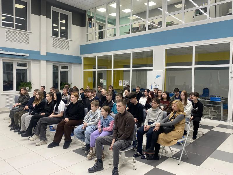 В рамках Всероссийского Дня защиты персональных данных, на базе центра цифрового образования детей «IT-куб» состоялась просветительская встреча с учащимися и их родителями В рамках Всероссийского Дня защиты персональных данных, на базе центра цифрового образования детей «IT-куб» состоялась просветительская встреча с учащимися и их родителями