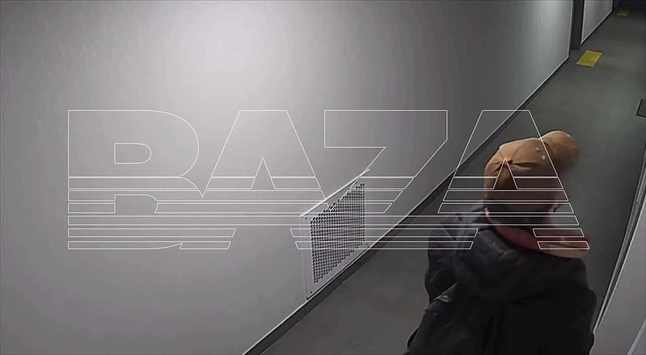 Московскую многоэтажку «разобрали» по частям — жильцы встретили свои выходные разгромленным подъездом