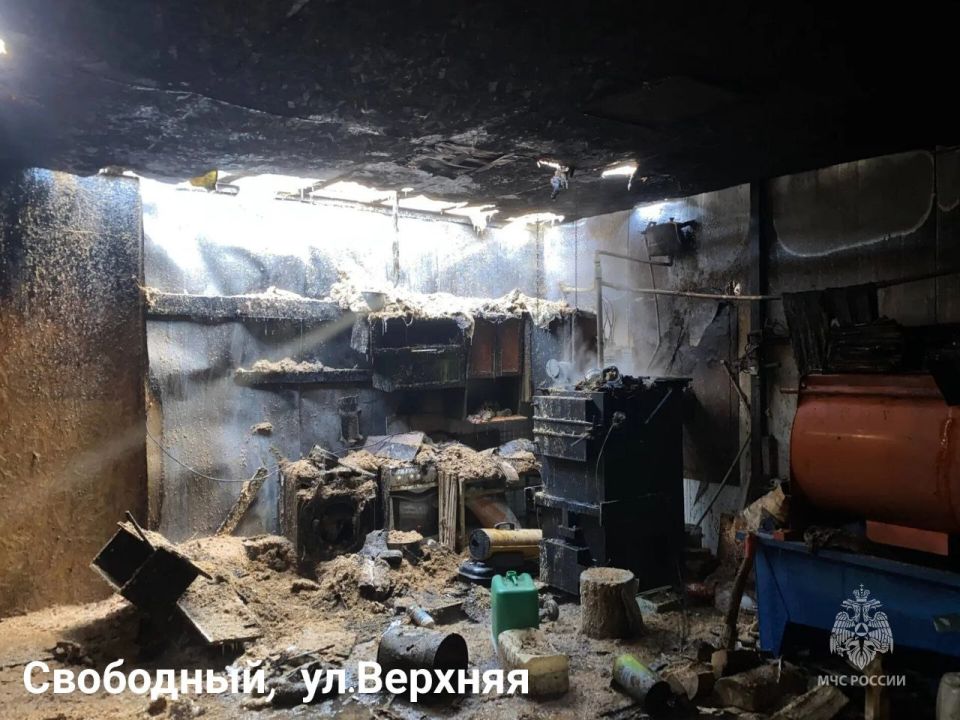 #����������28. �������� 4 ������, �� 3 �� ��� ������������ ���� � �������� ��� ������