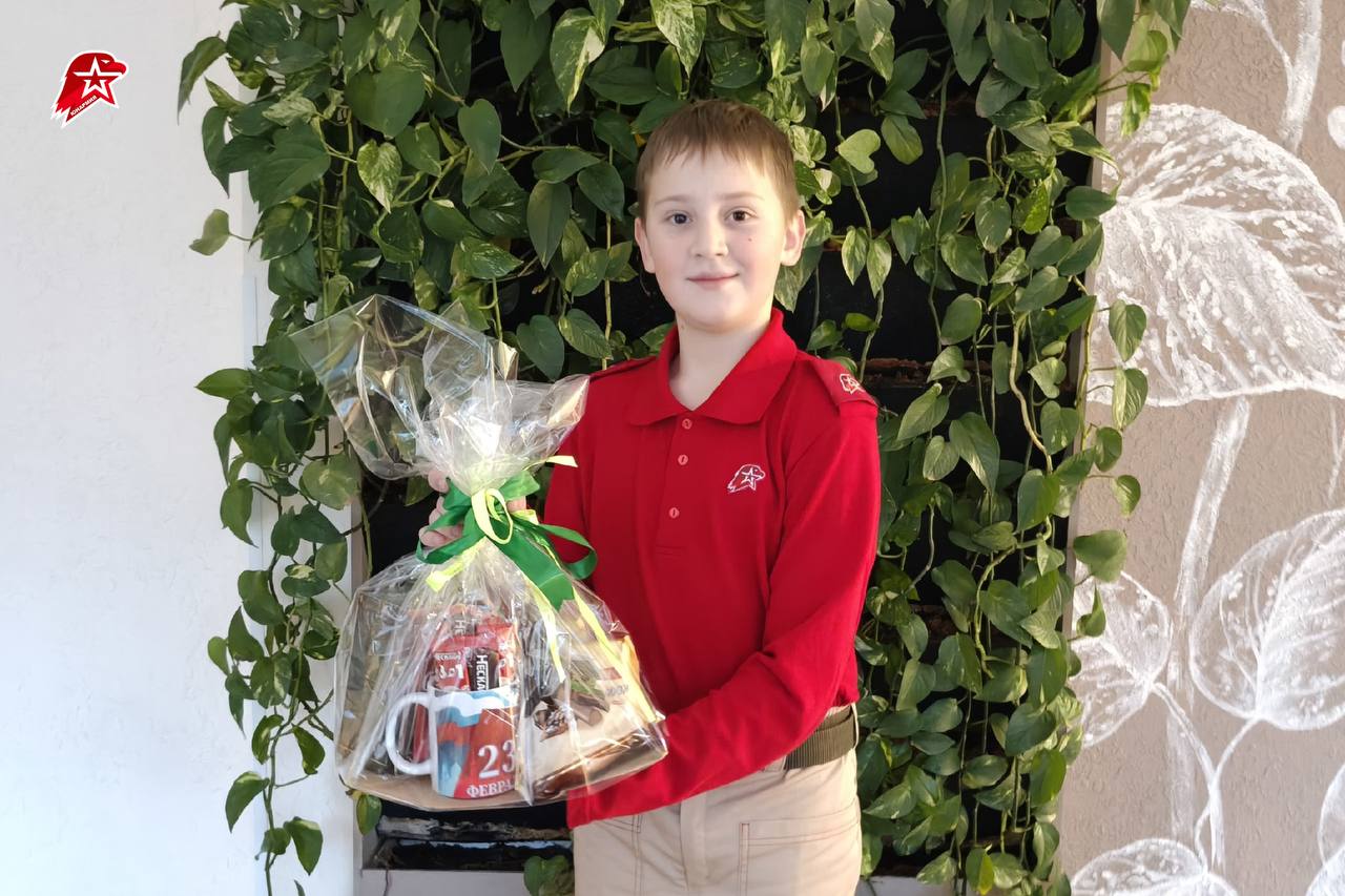 Для СВОих. Юнармейцы Самарской, Амурской областей, Донецкой Народной Республики, Пермского и Приморского краёв и других регионов России продолжают поддерживать участников специальной военной операции Для СВОих. Юнармейцы Самарской, Амурской областей, Донецкой Народной Республики, Пермского и Приморского краёв и других регионов России продолжают поддерживать участников специальной военной операции