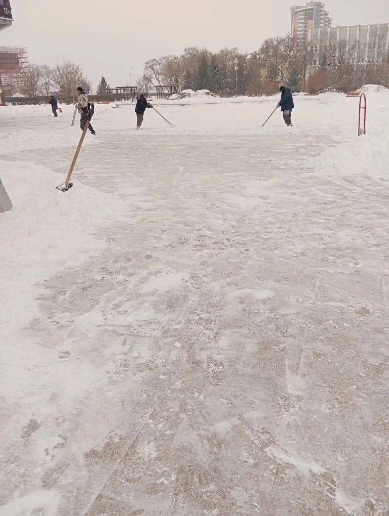 Олег Имамеев: В городе продолжается уборка снега после прошедшего снегопада Олег Имамеев: В городе продолжается уборка снега после прошедшего снегопада