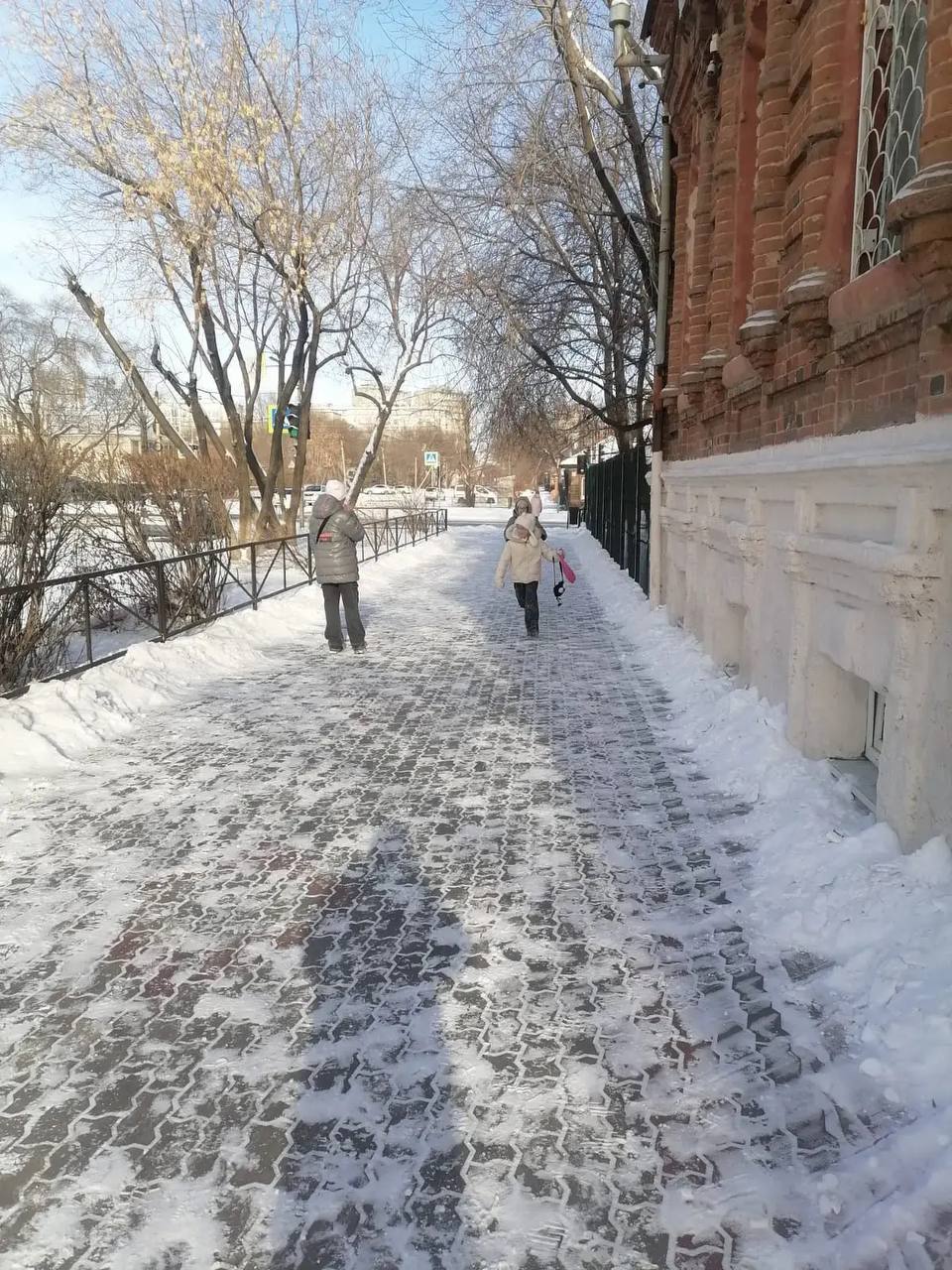 Олег Имамеев: В городе продолжается уборка снега после прошедшего снегопада Олег Имамеев: В городе продолжается уборка снега после прошедшего снегопада