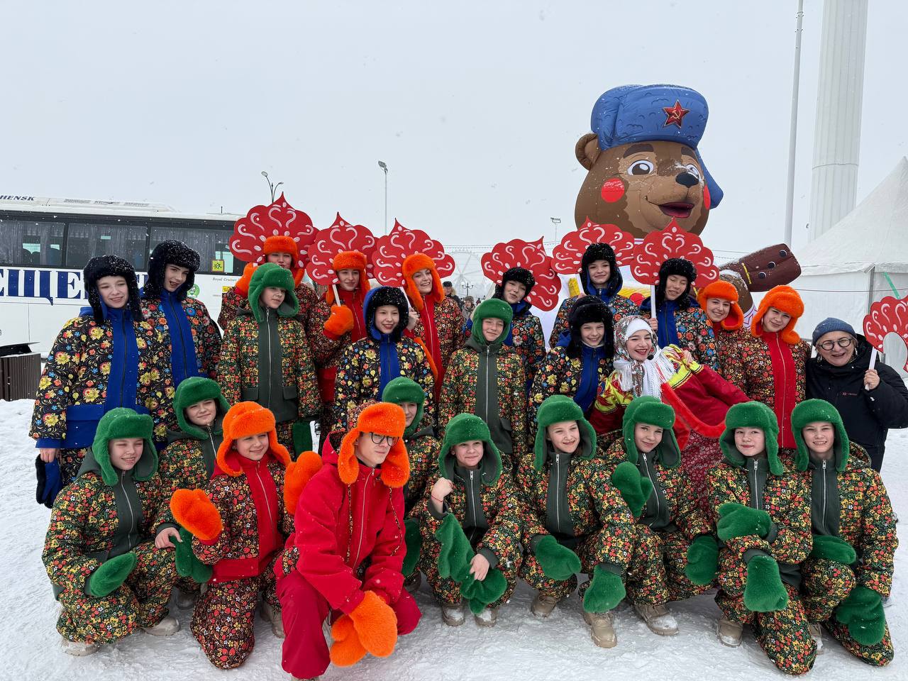 Зима, прощай!. Вчера на центральной площади в Благовещенске весело и ярко отметили Масленицу Зима, прощай!. Вчера на центральной площади в Благовещенске весело и ярко отметили Масленицу