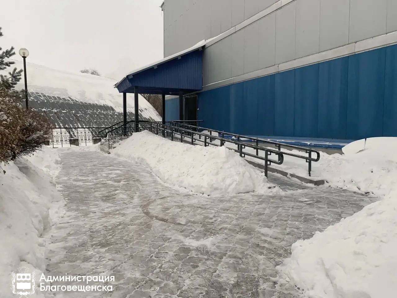 В Благовещенске от снега очистили территории возле 170 соцобъектов, а также более 35 км дорог В Благовещенске от снега очистили территории возле 170 соцобъектов, а также более 35 км дорог