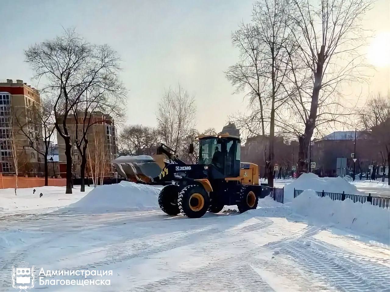 В Благовещенске от снега очистили территории возле 170 соцобъектов, а также более 35 км дорог В Благовещенске от снега очистили территории возле 170 соцобъектов, а также более 35 км дорог