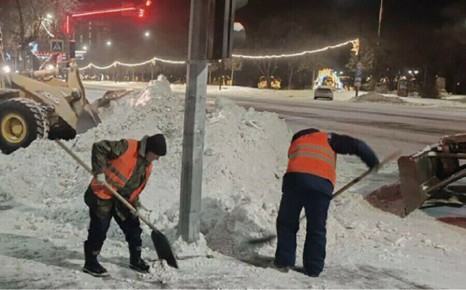 Самозанятых и безработных хотят отправлять на уборку снега