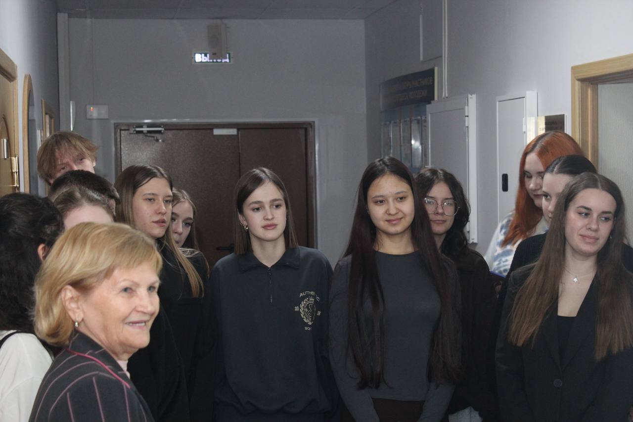 Экскурсией для первокурсников из АмГУ завершили февраль в Амуризбиркоме Экскурсией для первокурсников из АмГУ завершили февраль в Амуризбиркоме