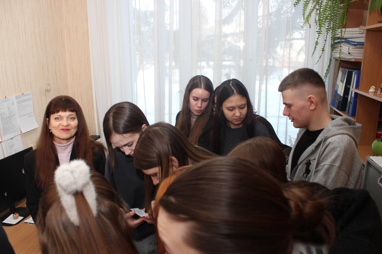 Экскурсией для первокурсников из АмГУ завершили февраль в Амуризбиркоме Экскурсией для первокурсников из АмГУ завершили февраль в Амуризбиркоме