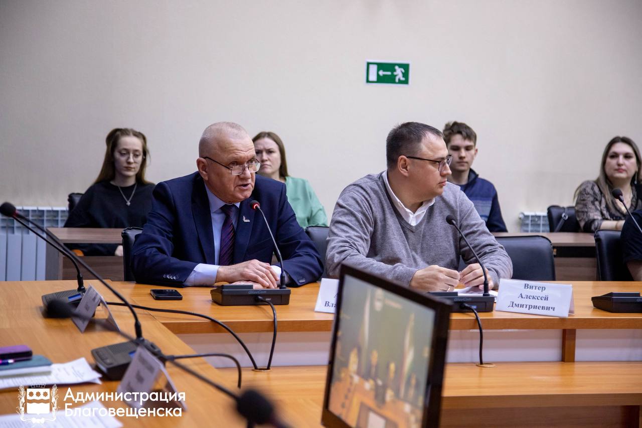 Благовещенских школьников пригласили поступать в медицинские вузы и колледжи Благовещенских школьников пригласили поступать в медицинские вузы и колледжи