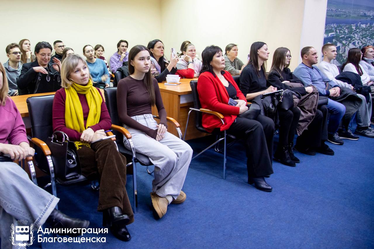 Благовещенских школьников пригласили поступать в медицинские вузы и колледжи Благовещенских школьников пригласили поступать в медицинские вузы и колледжи