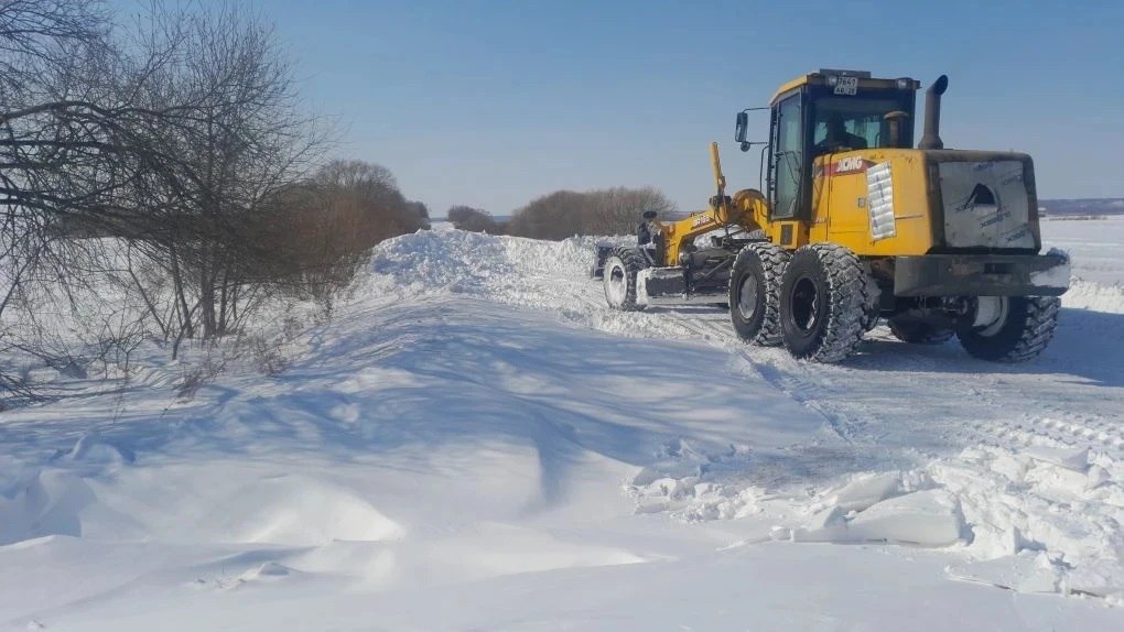 Дорожники восстановили проезд на региональных трассах в Завитинском, Октябрьском и Серышевском округах Дорожники восстановили проезд на региональных трассах в Завитинском, Октябрьском и Серышевском округах