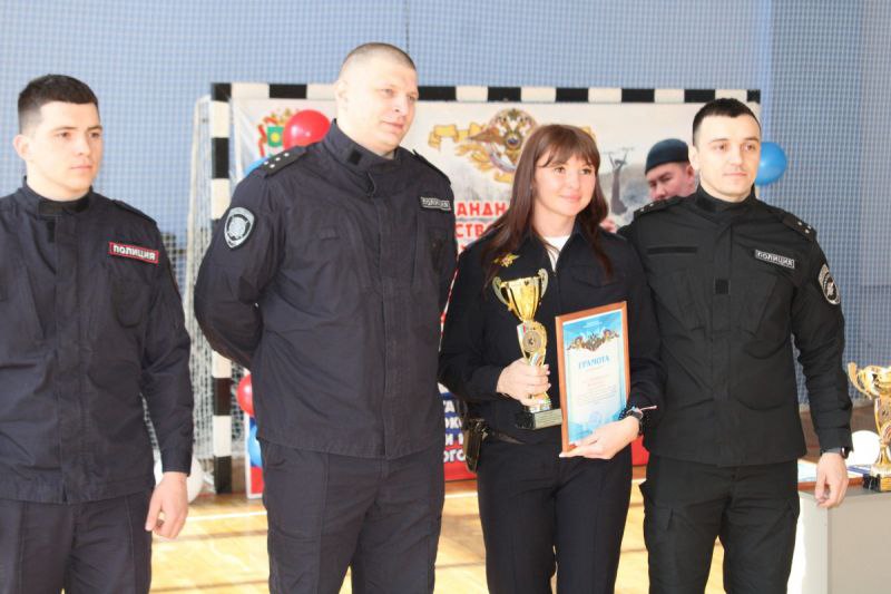 В межмуниципальном отделе МВД России «Зейский» завершились традиционные соревнования по зимнему служебному двоеборью и лыжным гонкам памяти погибшего сотрудника оперуполномоченного отдела уголовного розыска Тараса Соколюка В межмуниципальном отделе МВД России «Зейский» завершились традиционные соревнования по зимнему служебному двоеборью и лыжным гонкам памяти погибшего сотрудника оперуполномоченного отдела уголовного розыска Тараса Соколюка