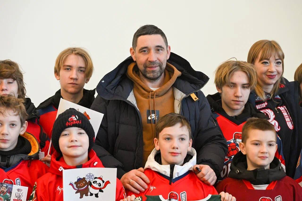 Трехкратный чемпион мира, пятикратный обладатель Кубка Гагарина Данис Зарипов в Благовещенске Трехкратный чемпион мира, пятикратный обладатель Кубка Гагарина Данис Зарипов в Благовещенске