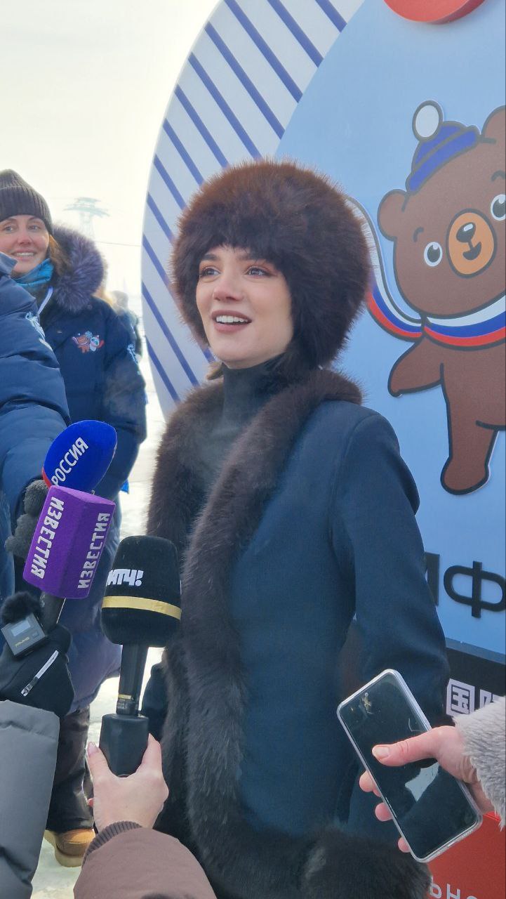 Евгения Медведева ответила на вопросы журналистов Евгения Медведева ответила на вопросы журналистов