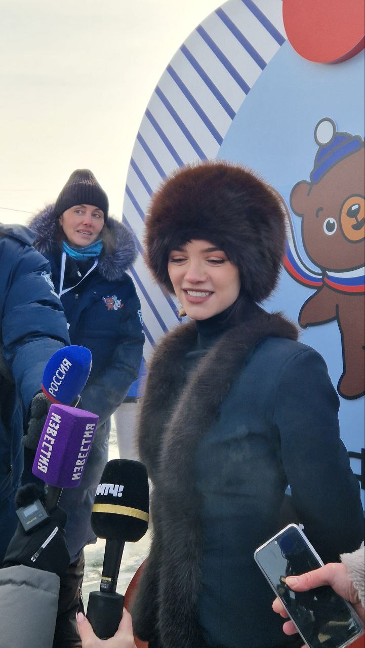 Евгения Медведева ответила на вопросы журналистов Евгения Медведева ответила на вопросы журналистов