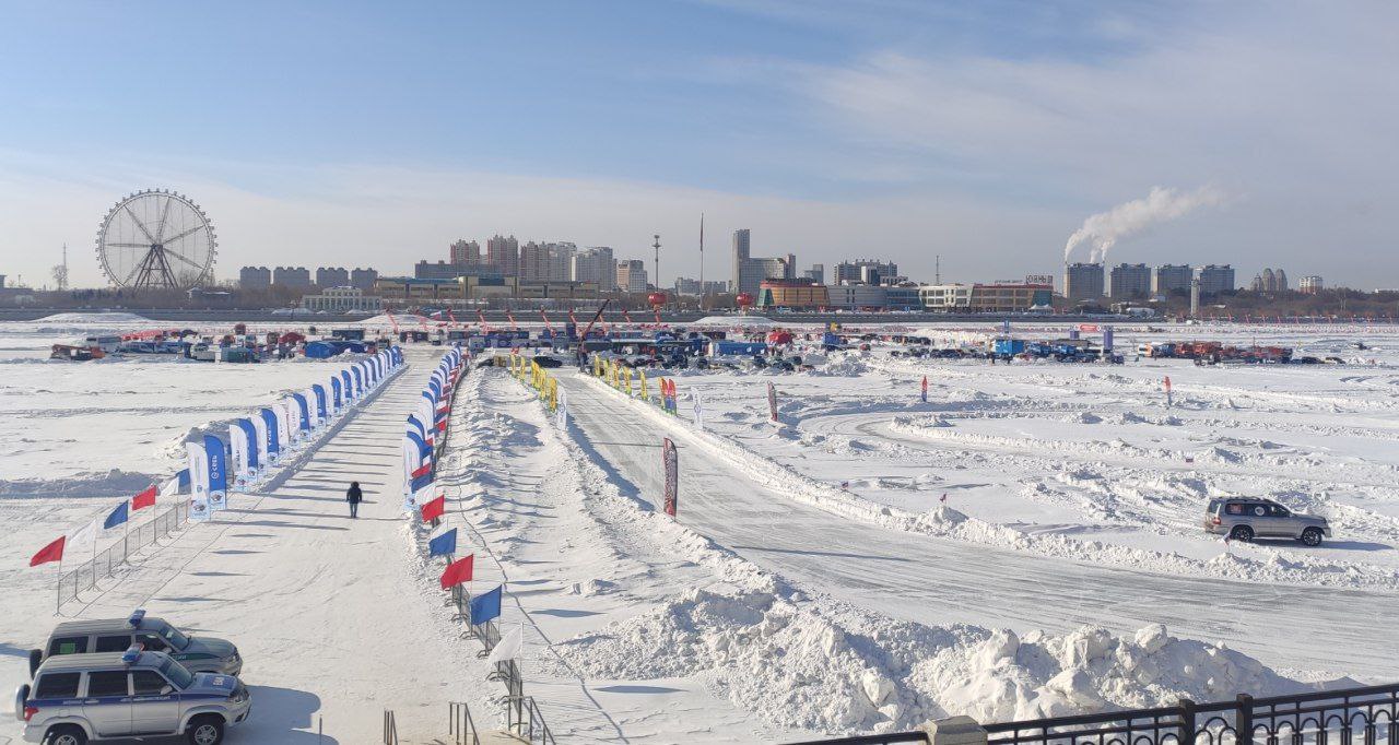 Друзья! Остались считанные минуты до начала церемонии открытия второго дня международного фестиваля зимних видов спорта!