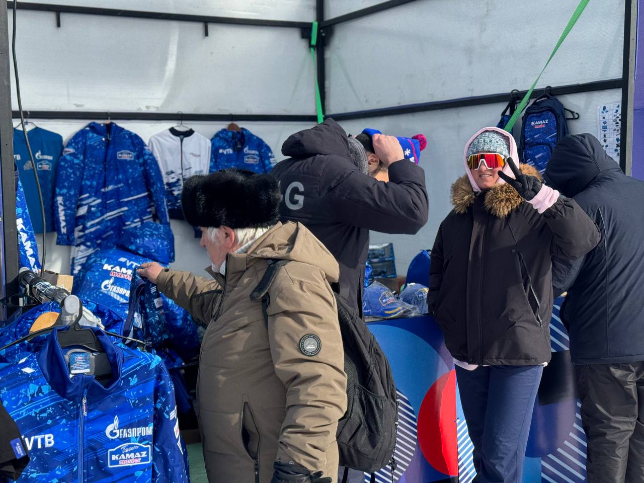 Прокатиться на снегоходе, посетить ретро-музей и пробежаться в гигантских валенках! Жителей и гостей Благовещенска ждут на площади Ленина, на ЗимФестАмуре