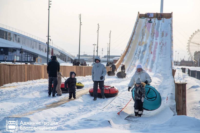 Тюбинговую горку в центре Благовещенска начнут разбирать на этой неделе