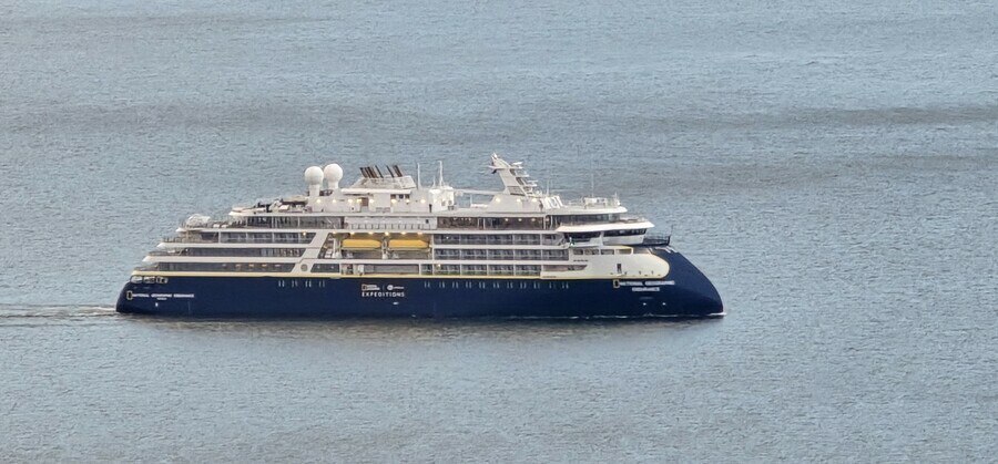 Пловцы-экстремалы, которые отправились из Благовещенска в Антарктиду, плывут по самому опасному для мореходства проливу Дрейка Пловцы-экстремалы, которые отправились из Благовещенска в Антарктиду, плывут по самому опасному для мореходства проливу Дрейка