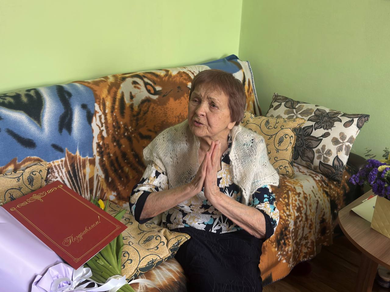 Поздравление с 8 марта ветерана Великой Отечественной войны, почётной жительницы Благовещенска Клары Фёдоровны Верисоцкой Поздравление с 8 марта ветерана Великой Отечественной войны, почётной жительницы Благовещенска Клары Фёдоровны Верисоцкой